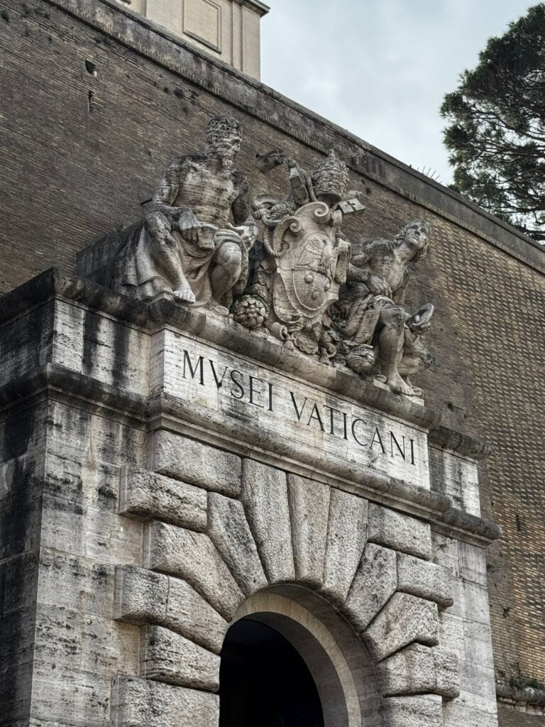 visit the vatican museums without luggage - leave your bags