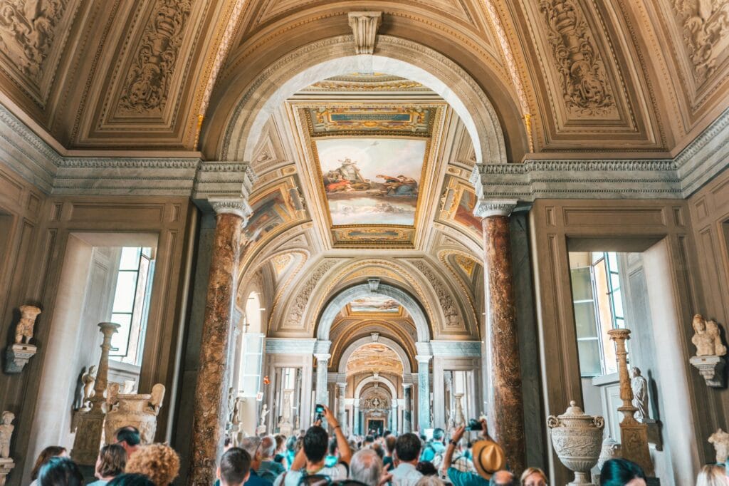 visit the vatican museums without luggage - leave your bags