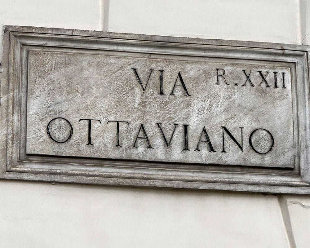 luggage room via ottaviano rome center