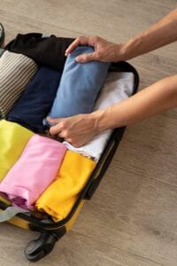 How to pack a suitcase Japanese method - luggage storage Rome